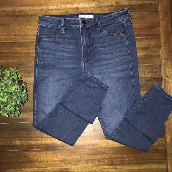 Abercrombie & Fitch Denim - EUC Abercrombie & Fitch Skinny Jeans Size 6R
